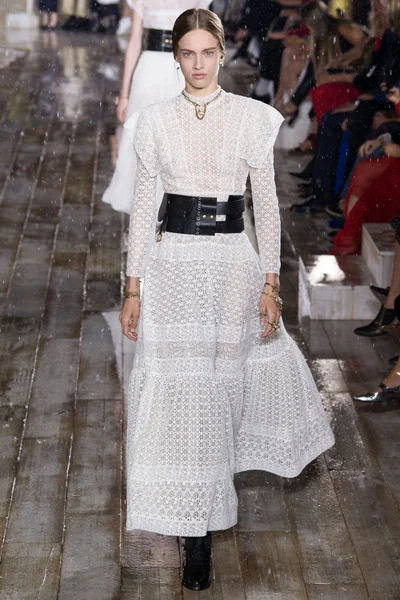 Look 65
